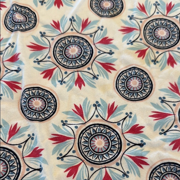 Tea Collection Patterned Top with Ruffle Hem - Picture 4 of 10